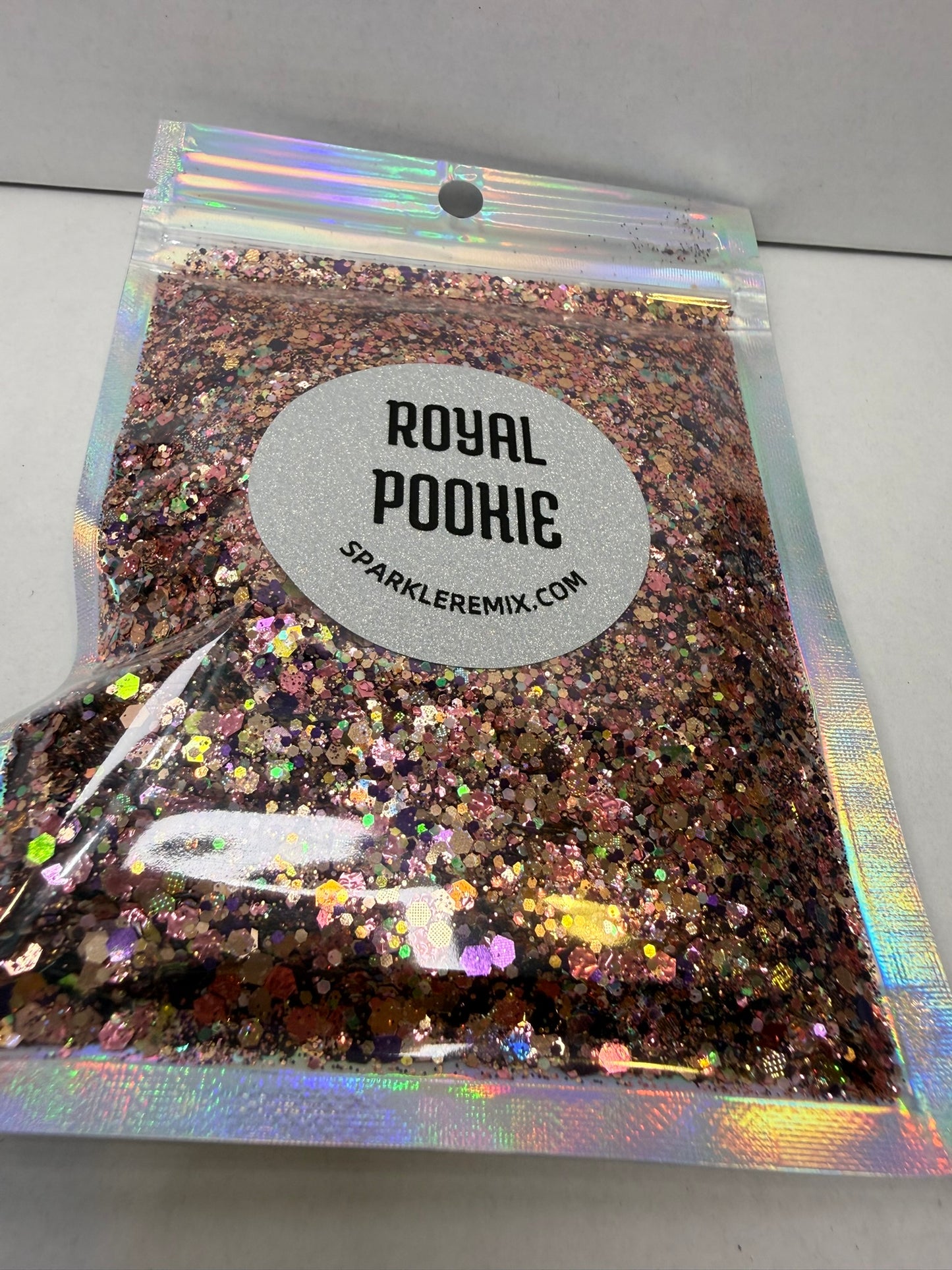 Royal Pookie* GLOW